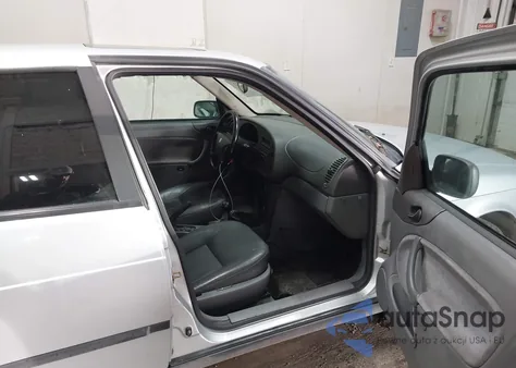 2000 Saab 9-3 z USA, uszkodzony, nr VIN YS3DD55H1Y2042493